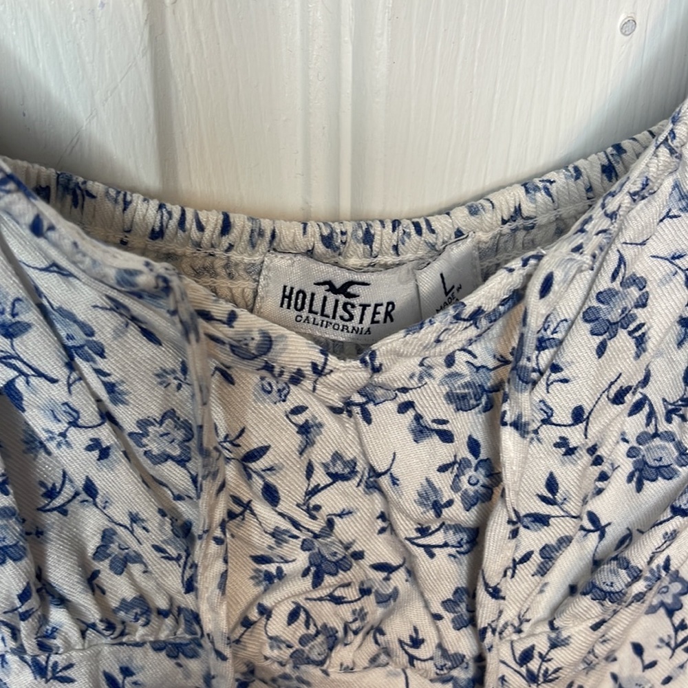 HOLLISTER - Picture 2 of 5